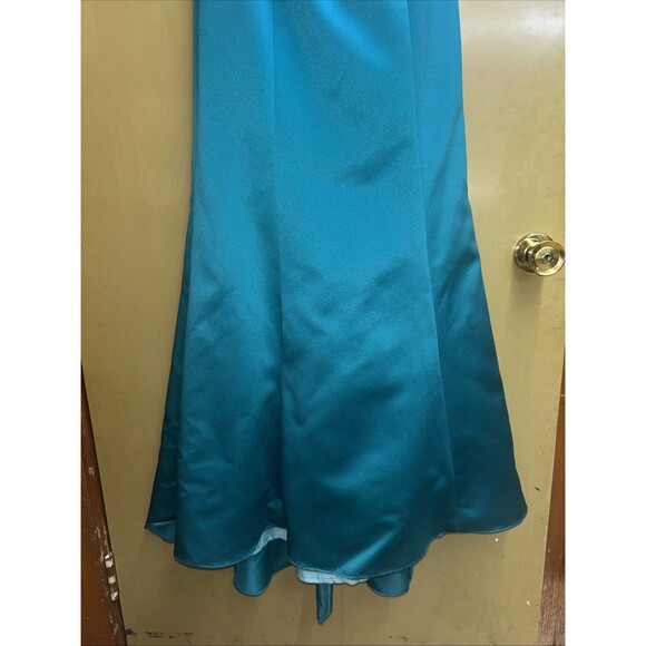 Women’s David’s Bridal Strapless Teal Bridesmaid/Formal Dress Size 2 - Picture 4 of 7